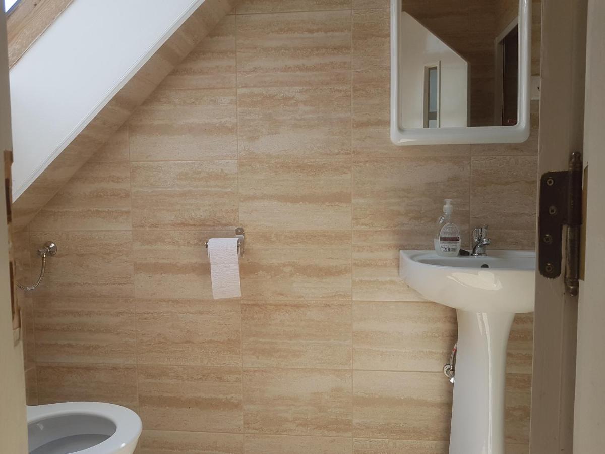 Lara Guest House Sfantu Gheorghe  Ngoại thất bức ảnh