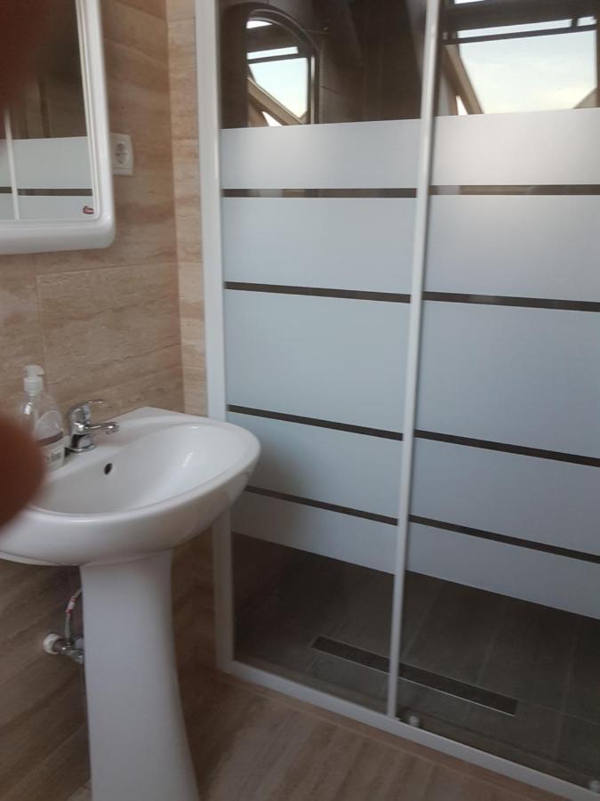 Lara Guest House Sfantu Gheorghe  Ngoại thất bức ảnh