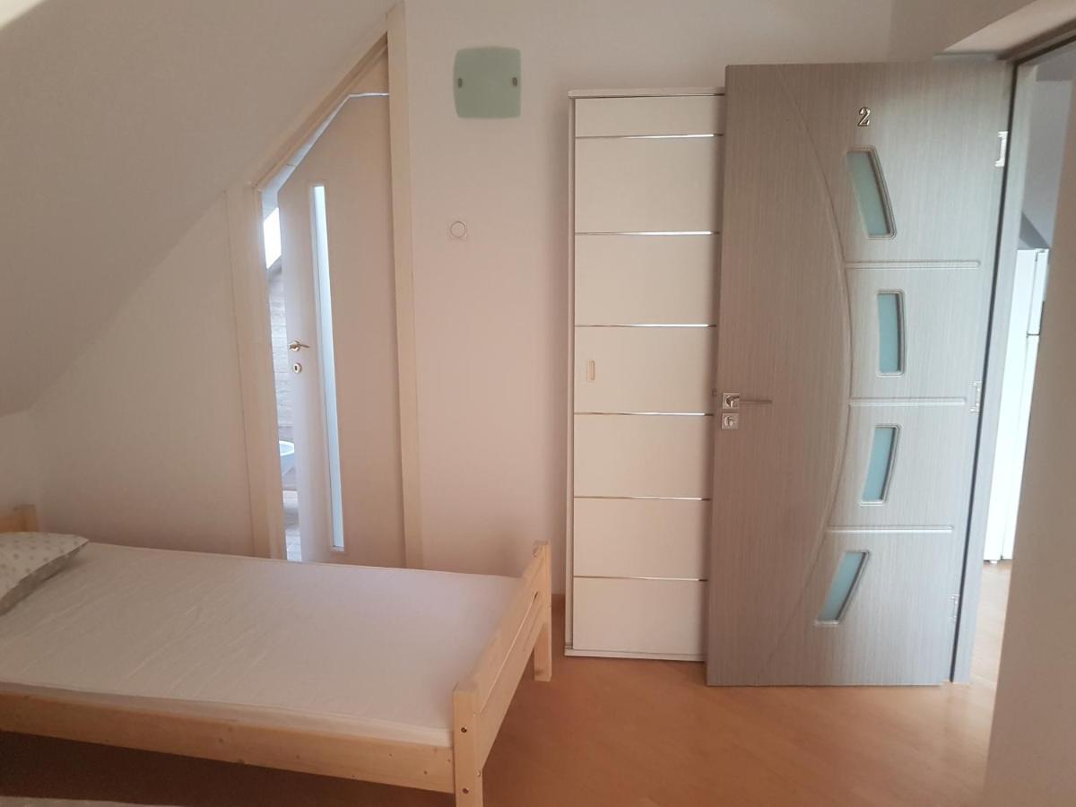 Lara Guest House Sfantu Gheorghe  Ngoại thất bức ảnh