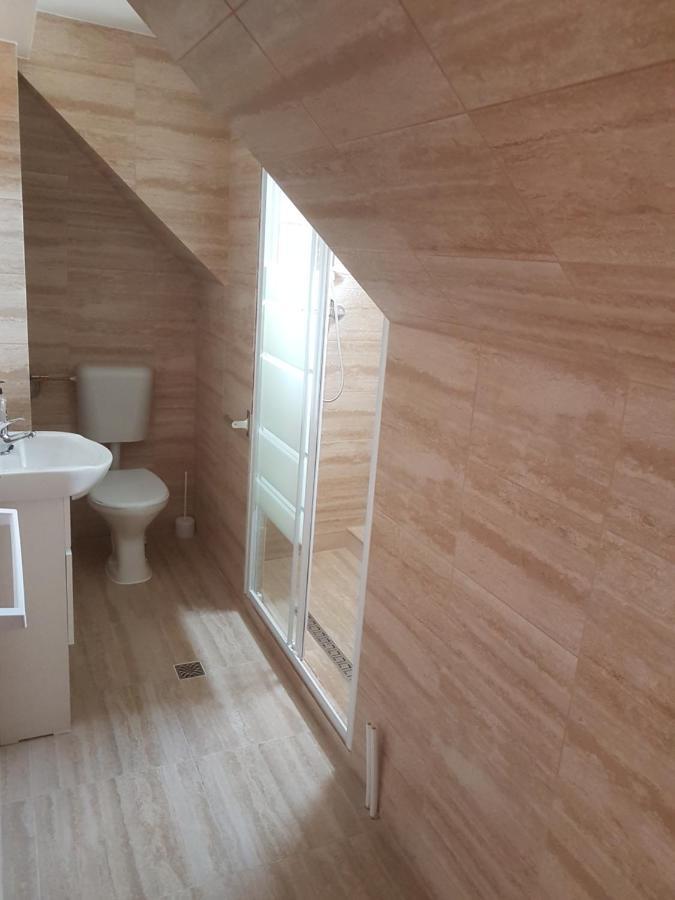 Lara Guest House Sfantu Gheorghe  Ngoại thất bức ảnh