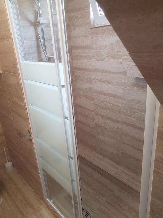 Lara Guest House Sfantu Gheorghe  Ngoại thất bức ảnh