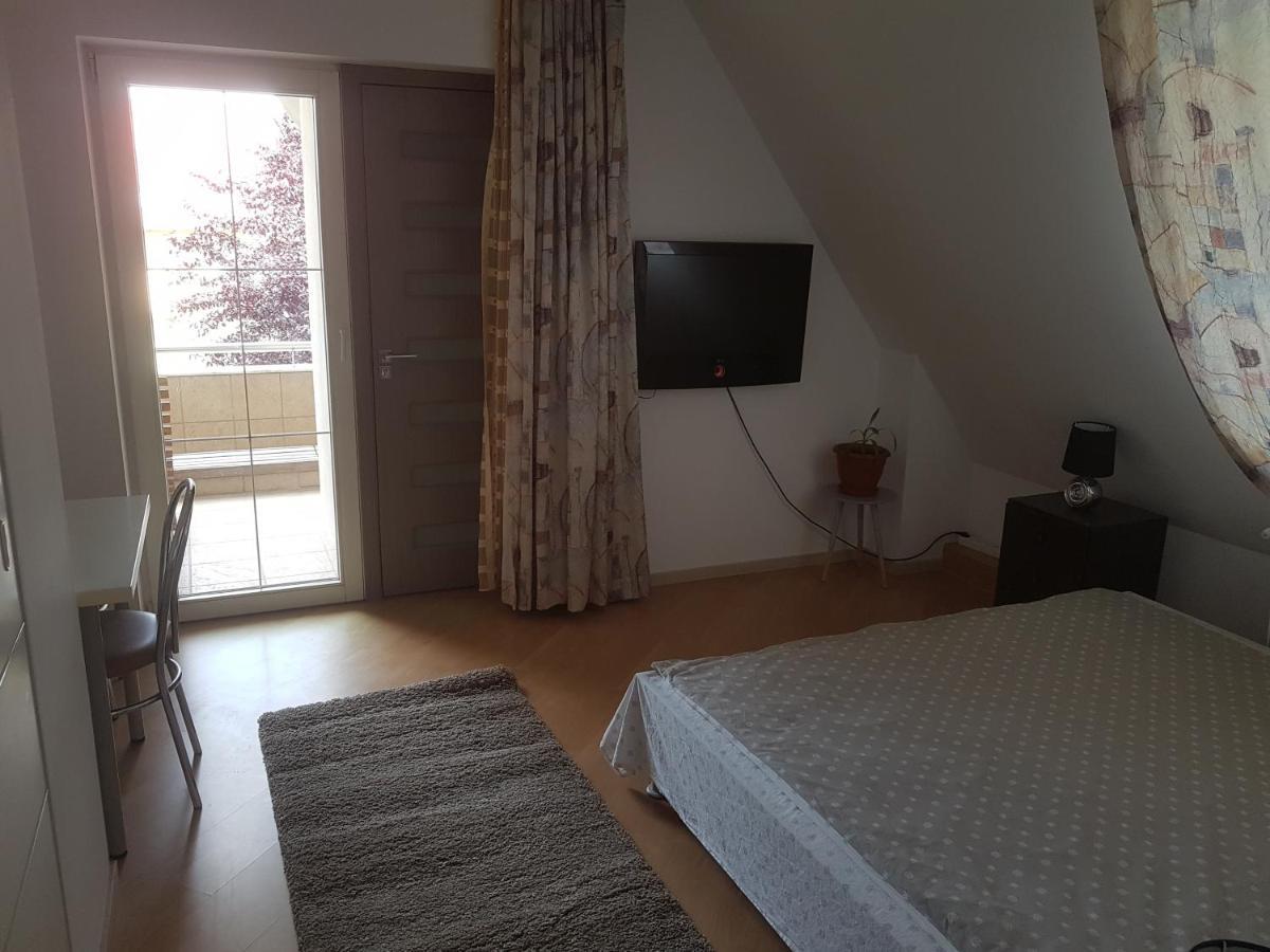 Lara Guest House Sfantu Gheorghe  Ngoại thất bức ảnh