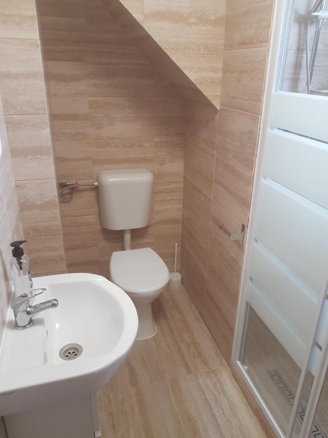 Lara Guest House Sfantu Gheorghe  Ngoại thất bức ảnh